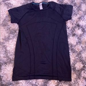 Black ivivva fly ss tee size 12